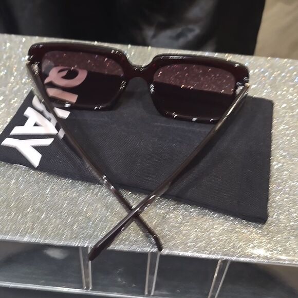 Quay Australia Total Vibe Sunglasses